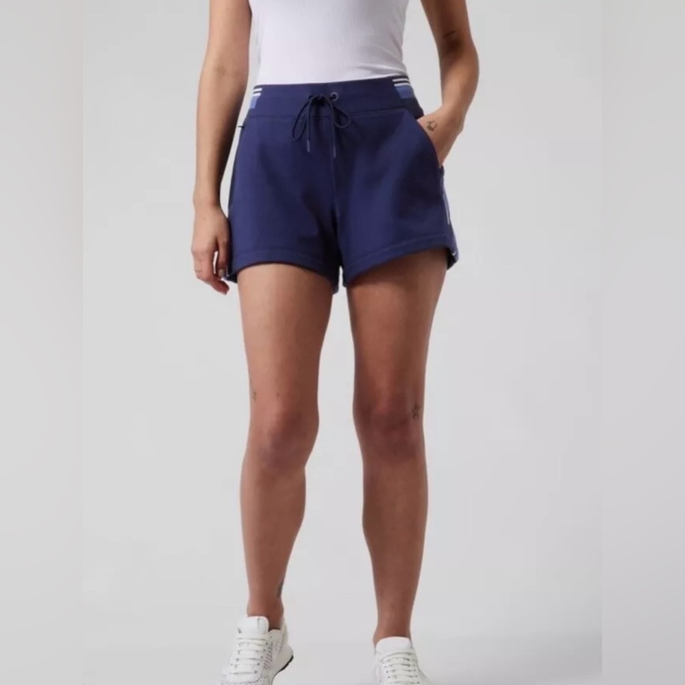 Athleta Triumph Game Point Shortie Short Size XS Navy NWT